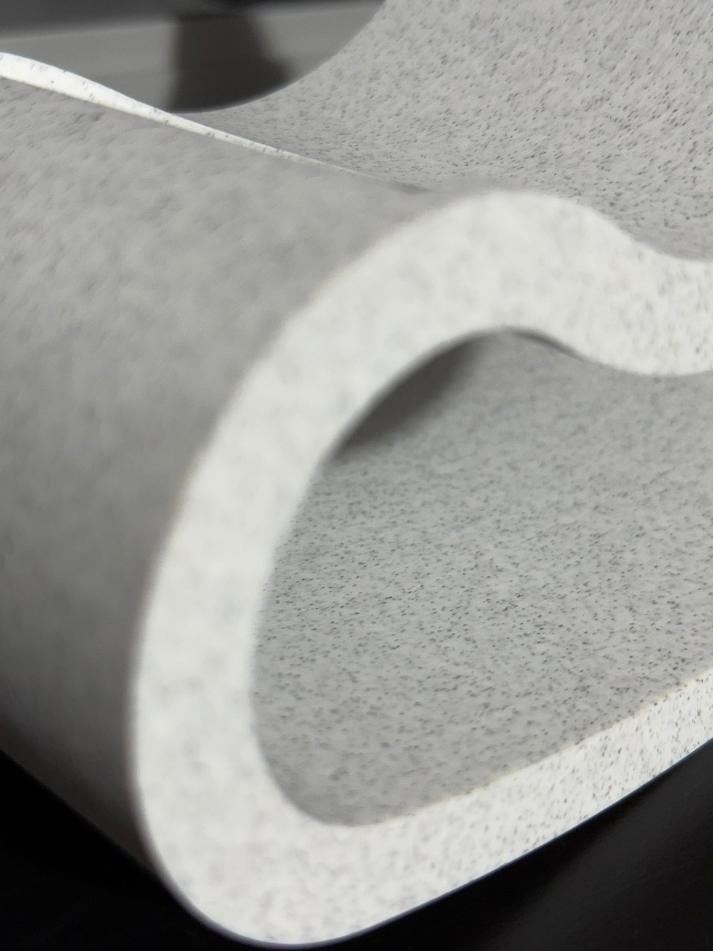 Sculptural Kinetic Wine Bottle Holder – 3D Printed Tabletop Wine Stand Sleek Marble Finish