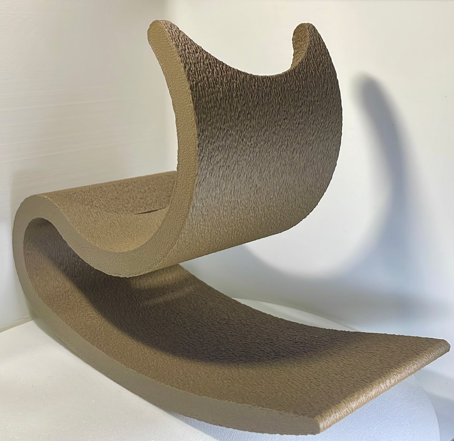 Rustic Brown Balancing Wine Bottle Holder – Fuzzy Wood-Texture S-Curve Stand – 3D Printed Floating Minimalist Wine Rack Gift